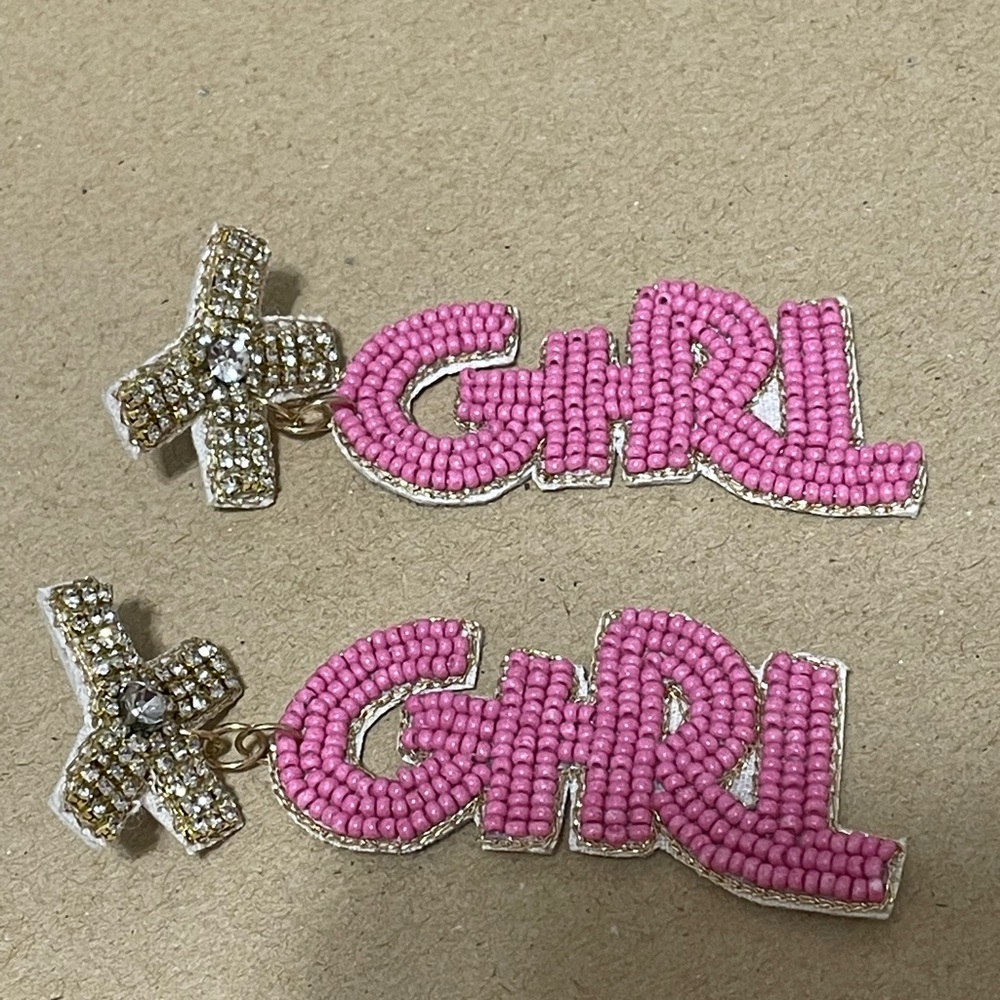 🎉🎀Girl Gender Reveal Beaded Crystal Earrings